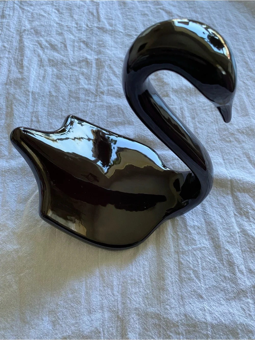 Vintage Nova Designs of California ceramic swan towel holder.